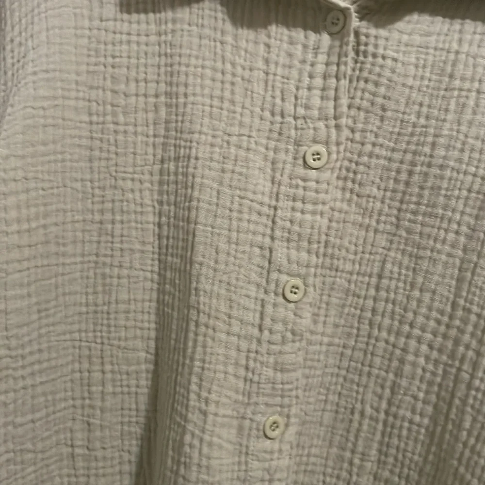 Button up - Picture 4 of 4